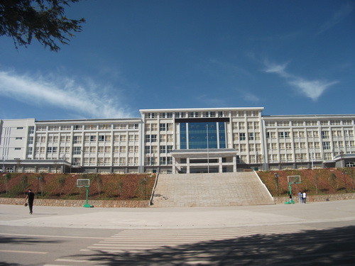 云南盛翔------云南省安宁市职业高级中学综合实训楼工程