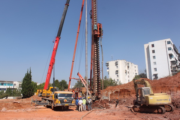 安宁市昆钢第一中学改扩建项目工程桩施工开始